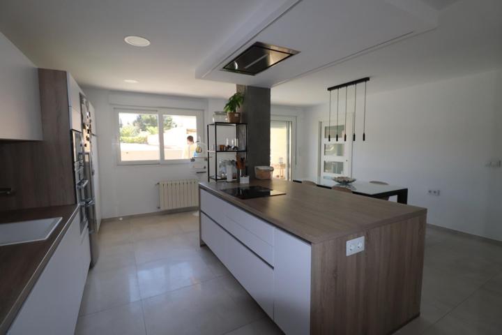 Precioso Bungalow con piscina en Avenida de Ronda photo 0