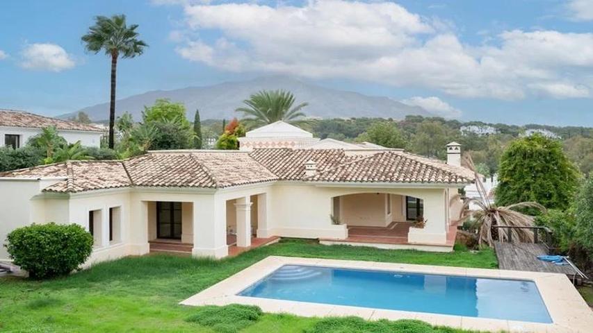 CHALET ADOSADO EN NUEVA ANDALUCÍA, MARBELLA photo 0