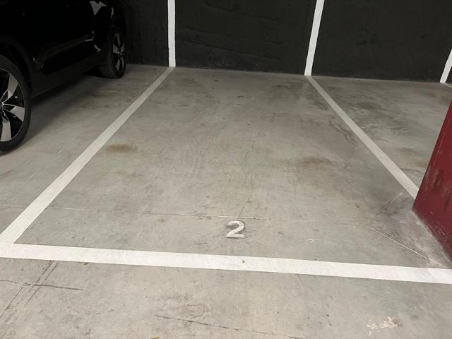 plaza de parking en calle numancia photo 0