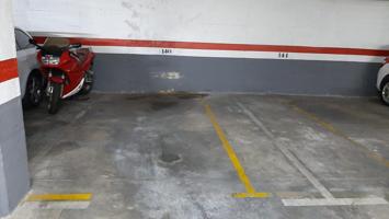 Parking En venta en Les Corts, Barcelona photo 0