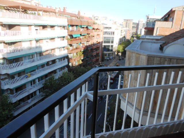 Piso En venta en Sants, Barcelona photo 0