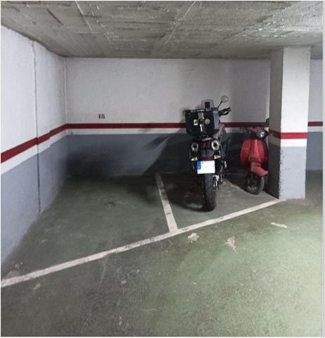 plaza de pk calle numancia 76 para coche pequeño o motos photo 0