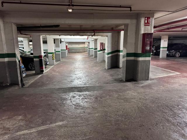 Parking En venta en Sants, Barcelona photo 0