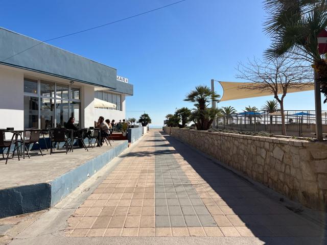 Bajo al lado de la playa en Puerto de Sagunto photo 0
