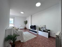¡Piso en venta en el centro de Castellón! 5ª planta con ascensor, listo para entrar a vivir photo 0