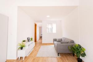 Casa de pueblo totalmente reformada en el casco antiguo de Torrent – Ideal para inversión o familias photo 0