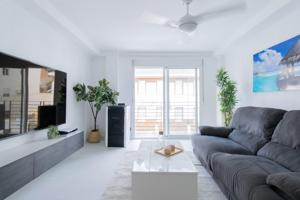 Espacio, luz y vistas en Sagunto: adosado de 4 plantas con terraza privada photo 0