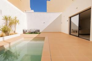 CASA CON PISCINA Y 4 DORMITORIOS photo 0