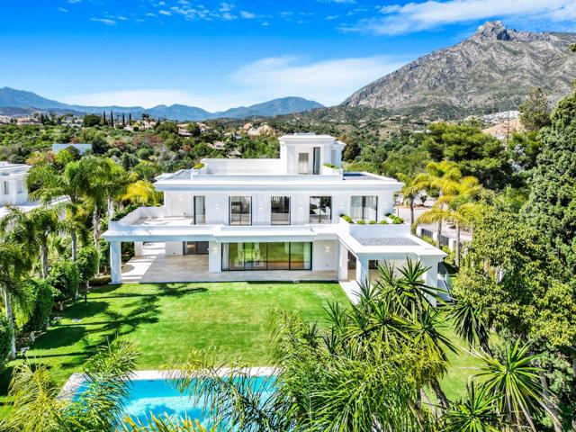 Casa En venta en Lomas De Marbella Club, Marbella photo 0