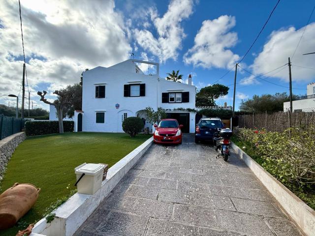 Villa En venta en Es Castell photo 0