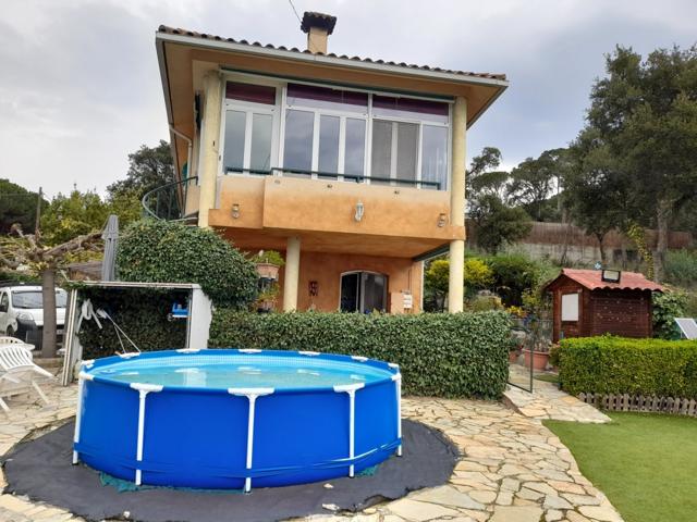 Casa con gran jardín en Canyamars photo 0