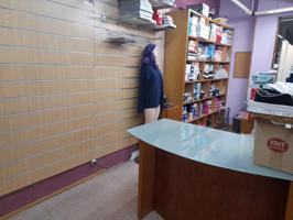 Local situado en la Avda. Puig i Cadafalch photo 0