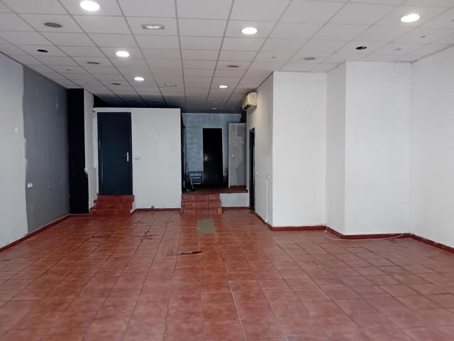 Local comercial de unos 90m2 en la zona de l'Escorxador. photo 0