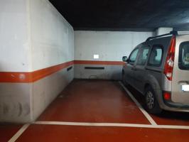 Plaza de Parking en la Plaça Granollers de Mataró photo 0