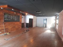 Local esquinero en la zona de la Eixample de Mataró photo 0