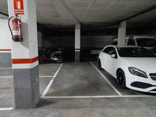 Plaza de parking situada en la zona Centro de Mataró photo 0