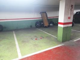 Plaza de PK en venta en calle Francesc Macia de Mataró photo 0