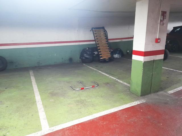 Plaza de PK en venta en calle Francesc Macia de Mataró photo 0