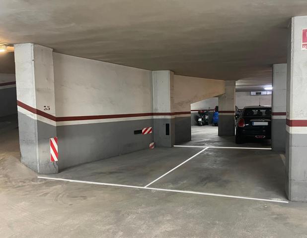 2 plazas de pk juntas a la zona Plaça Cuba photo 0