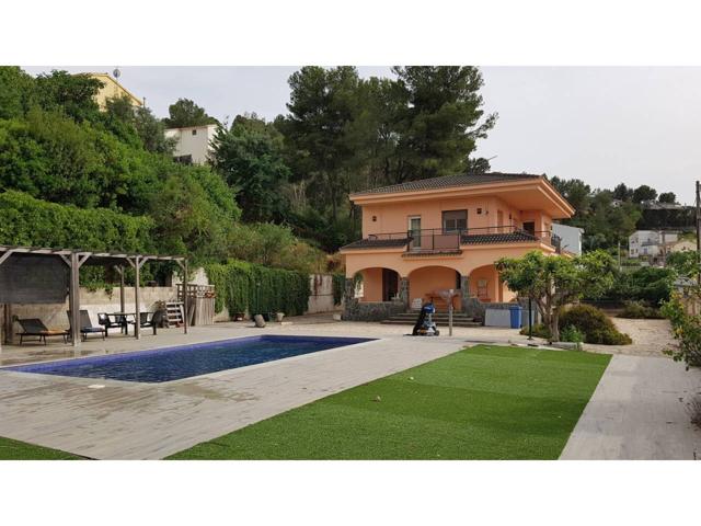 Chalet en venta en Subirats photo 0