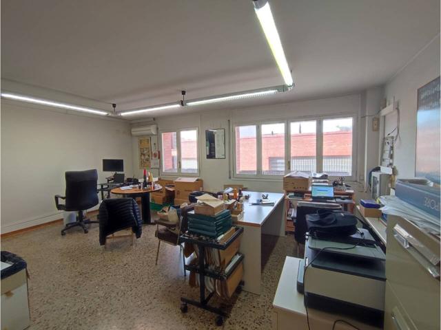 Local comercial en venta en Sant Sadurní d'Anoia photo 0
