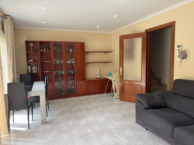 Unifamiliar adosada - Guissona photo 0