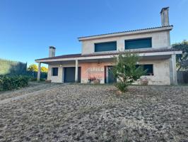 Unifamiliar En venta en Ourense photo 0