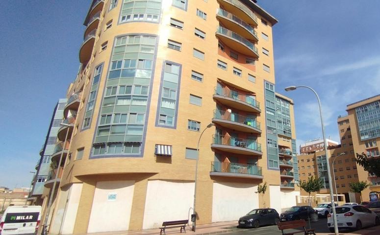 Amplia plaza de garaje en el edificio Parque Europa photo 0