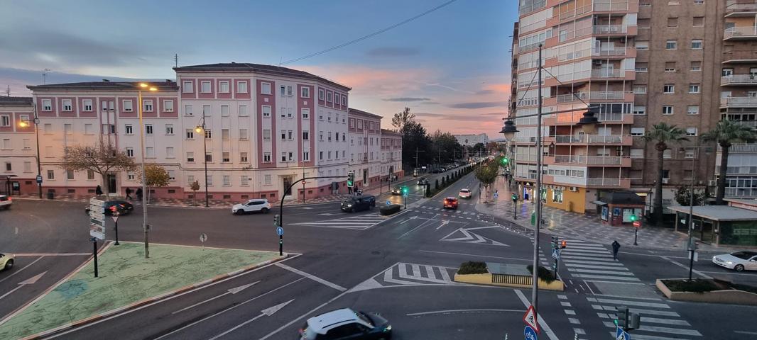 Piso de 150 m2 en Avenida de América de 6 dormitorios photo 0