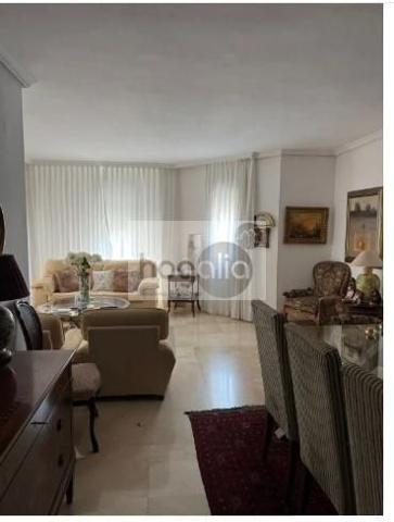 Piso en alquiler en Sevilla de 177 m2 photo 0
