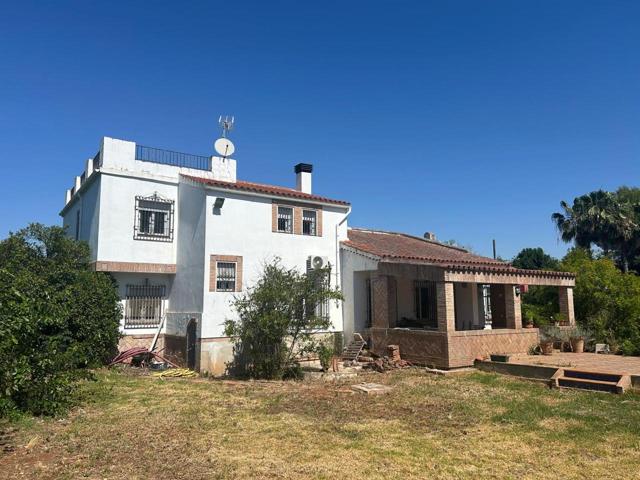 Casa - Chalet en venta en Alcalá de Guadaíra de 374 m2 photo 0