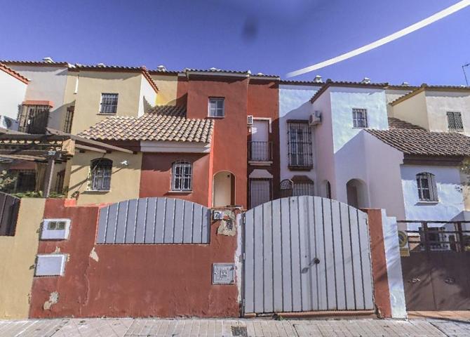 Casa - Chalet en venta en Lebrija de 180 m2 photo 0