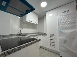 Piso en venta en Dos Hermanas de 68 m2 photo 0