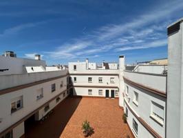Dúplex en venta en Dos Hermanas de 68 m2 photo 0