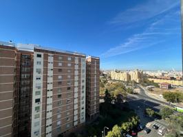 Piso en venta en Sevilla de 196 m2 photo 0