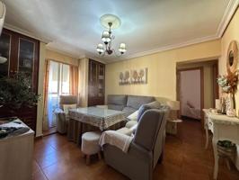 Piso en venta en Dos Hermanas de 60 m2 photo 0