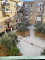 Piso en venta en Dos Hermanas de 69 m2 photo 0