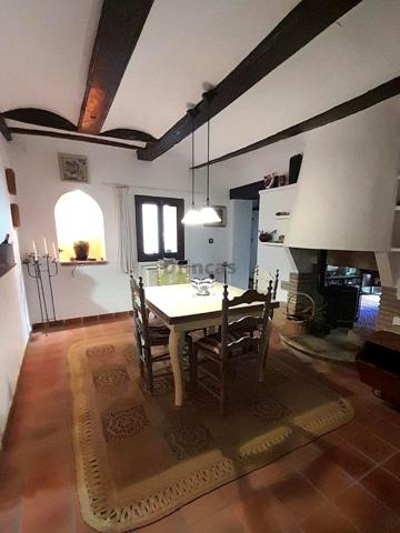 PRECIOSA CASA SOLARIEGA TOTALMENTE RESTAURADA EN EL CENTRO DE RUBIELOS photo 0