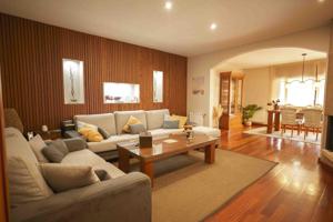 Exclusiva Casa de 3 Plantas en Ripollet photo 0