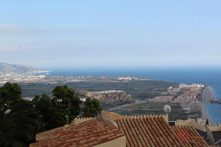 Villa En venta en Monte De Los Almendros, Salobreña photo 0