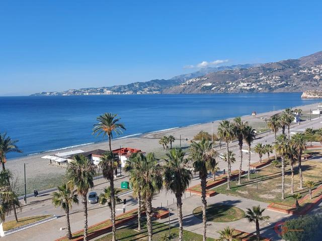 Piso En venta en Playa, Salobreña photo 0