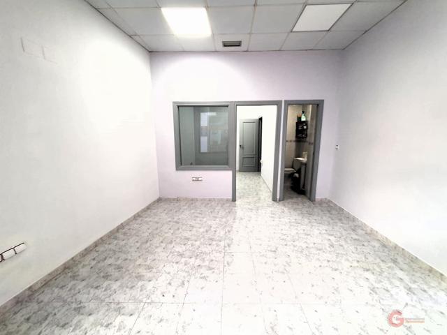 Local En venta en Centro, Motril photo 0