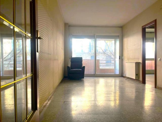 Piso en calle Industria photo 0