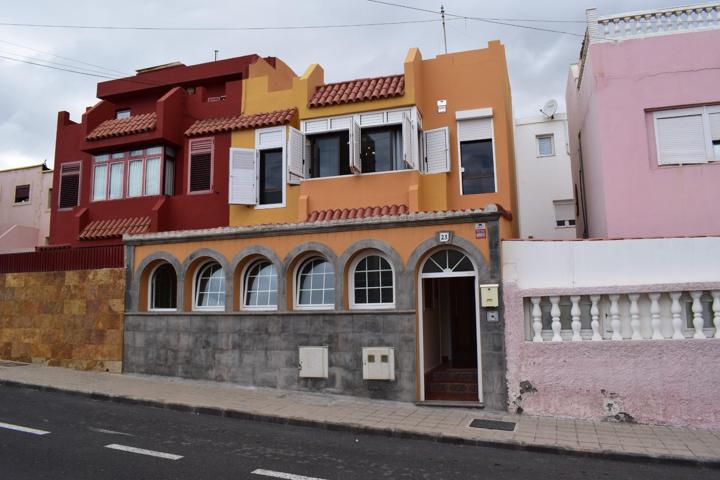 ESTUPENDO CHALET ADOSADO EN SEGUNDA LINEA DE PLAYA EN SAN BORONDÓN, TELDE, ISLAS CANARIAS, ESPAÑA photo 0