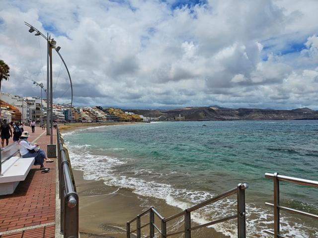 PISO EN VENTA EN SEGUNDA LÍNEA DE LA PLAYA DE LAS CANTERAS, ISLAS CANARIAS, ESPAÑA photo 0