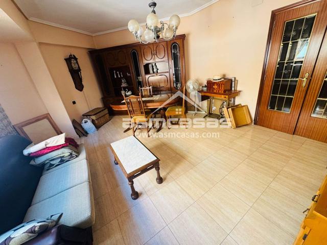 Piso muy centrico para entrar a vivir photo 0