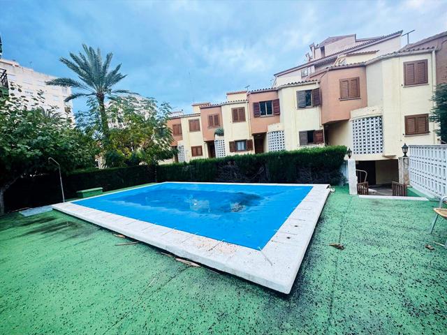 Adosado semireformado con piscina en la zona del Eurosol photo 0