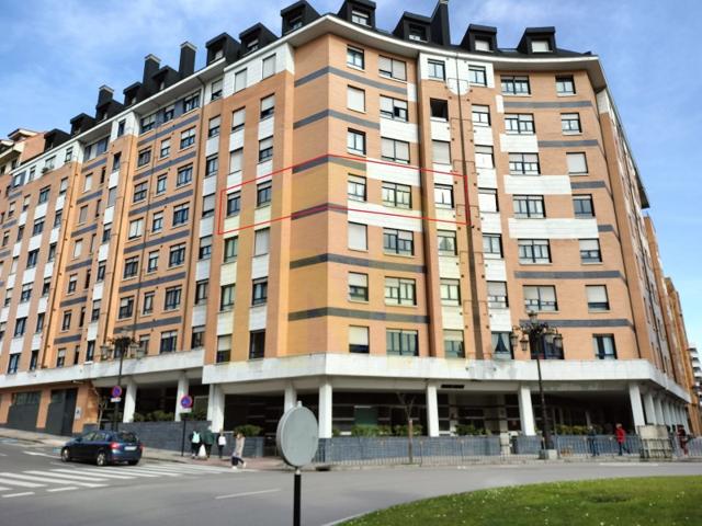Piso En venta en Oviedo photo 0