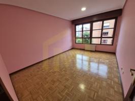 Piso En alquiler en Oviedo photo 0