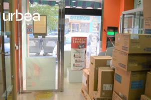¡Estupendo y amplio local comercial en Calle Héroe de Sostoa! photo 0